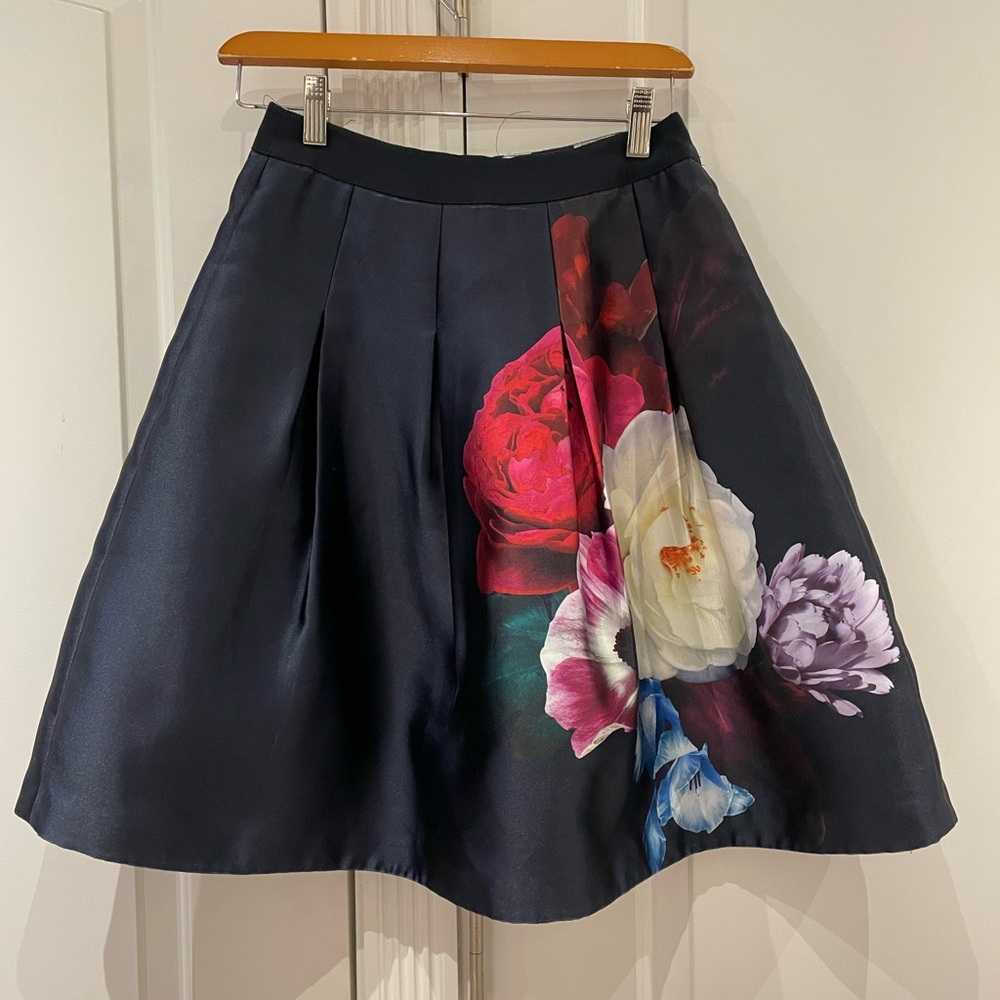 Ted Baker - beautiful skirt size 1
